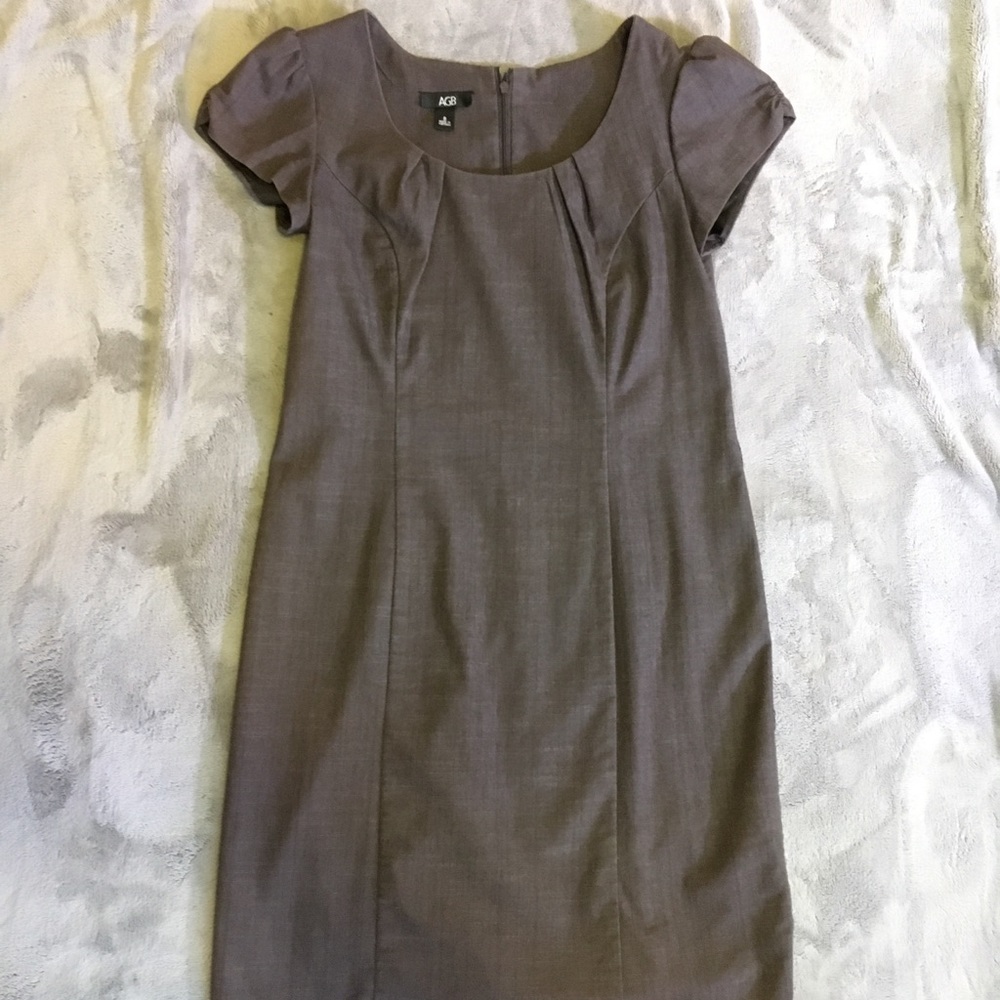 Short sleeve dress
